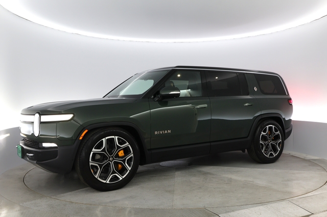 2022 Rivian R1S