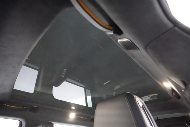 2022 Rivian R1S