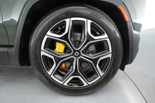 2022 Rivian R1S