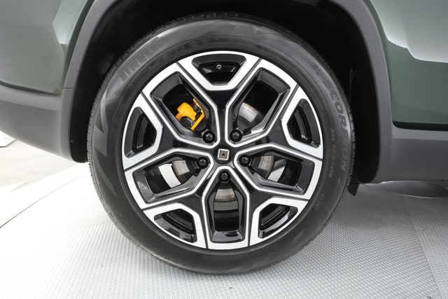 2022 Rivian R1S