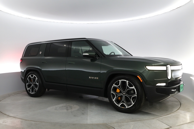 2022 Rivian R1S