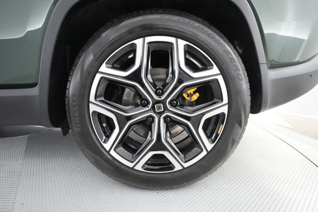 2022 Rivian R1S