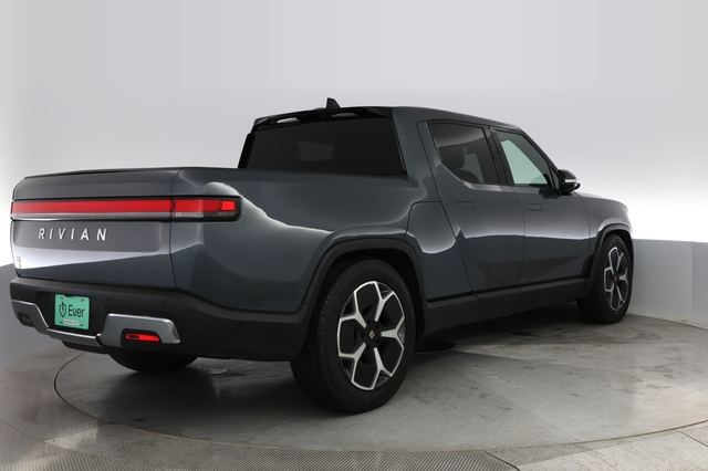 2022 Rivian R1T