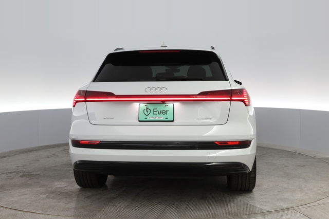 2022 Audi e-tron