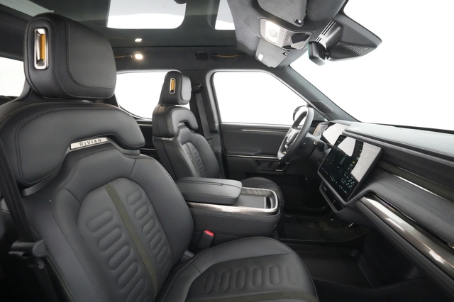 2022 Rivian R1T