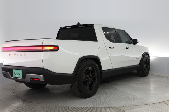 2022 Rivian R1T