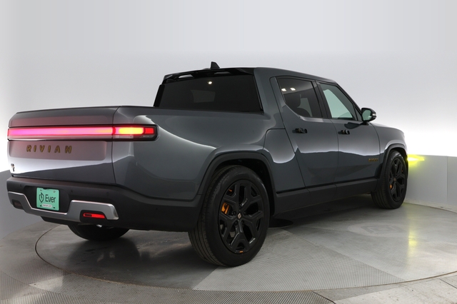 2022 Rivian R1T