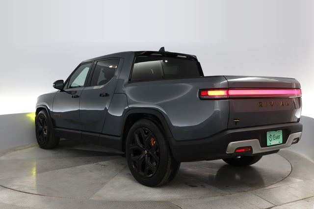 2022 Rivian R1T