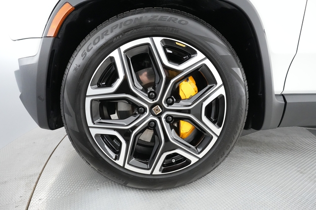 2023 Rivian R1S