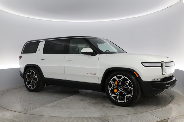2023 Rivian R1S
