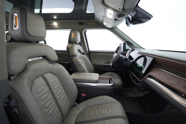 2023 Rivian R1S