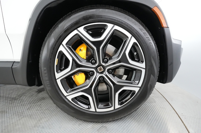 2023 Rivian R1S