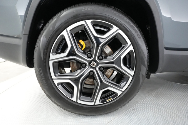 2023 Rivian R1S