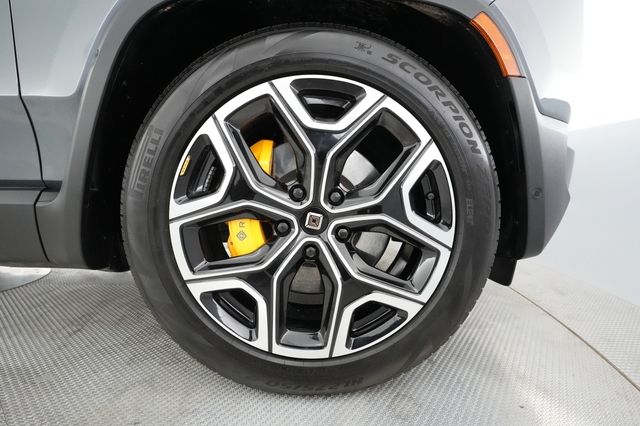 2023 Rivian R1S