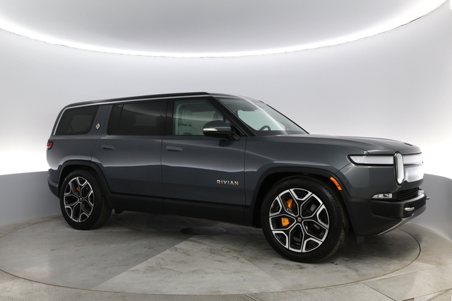 2023 Rivian R1S
