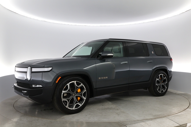 2023 Rivian R1S