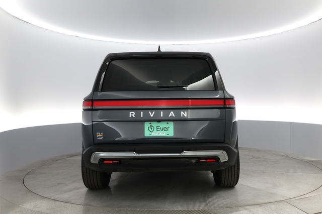 2023 Rivian R1S