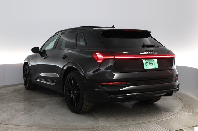 2022 Audi e-tron