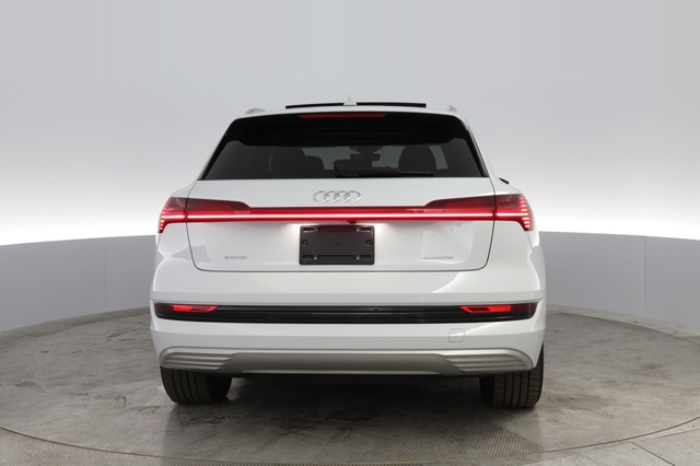 2022 Audi e-tron