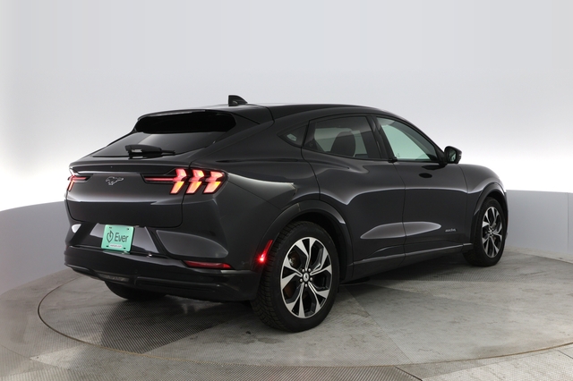 2022 Ford Mustang Mach-E