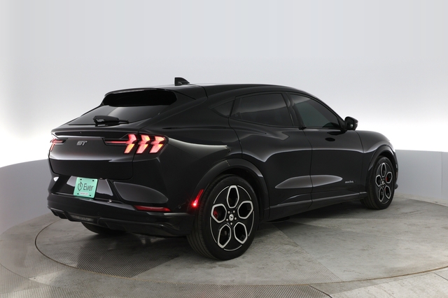 2022 Ford Mustang Mach-E