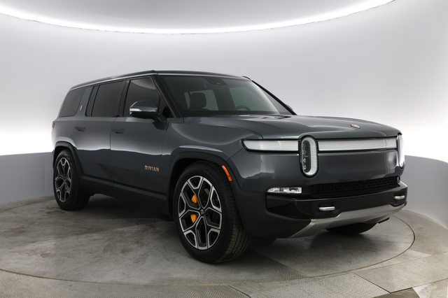 2022 Rivian R1S