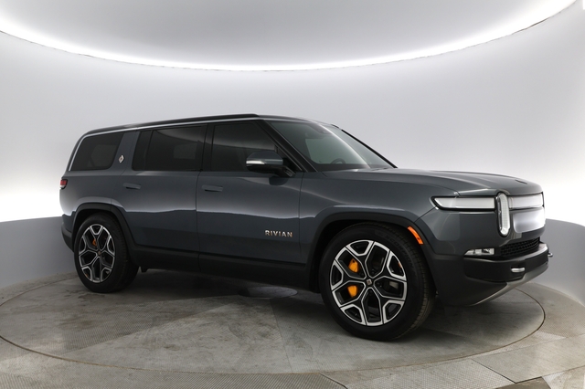 2022 Rivian R1S