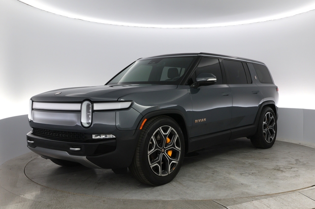 2022 Rivian R1S