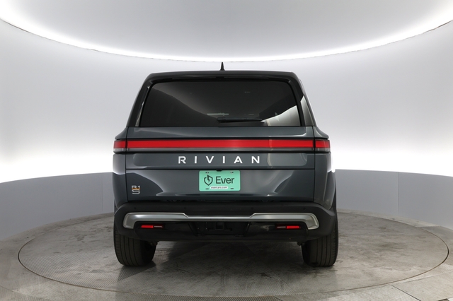 2022 Rivian R1S