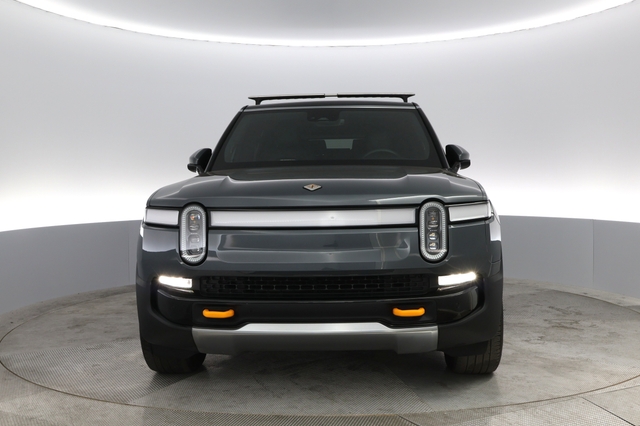 2022 Rivian R1S
