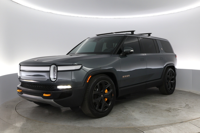 2022 Rivian R1S
