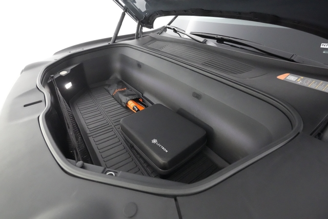 2022 Rivian R1S