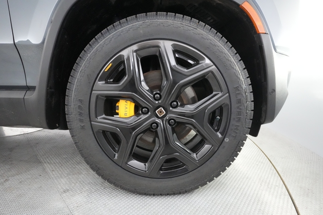 2022 Rivian R1S
