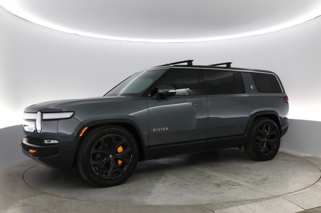 2022 Rivian R1S