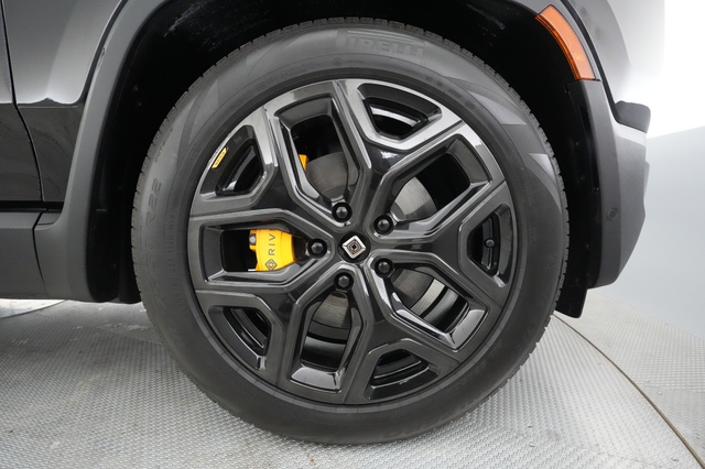 2023 Rivian R1S