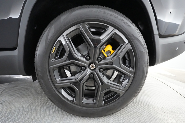 2023 Rivian R1S