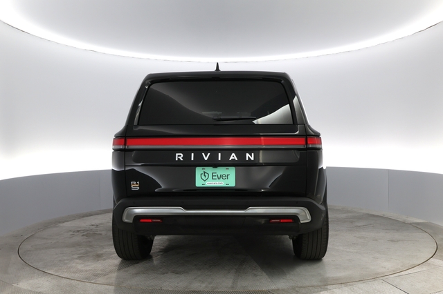 2023 Rivian R1S
