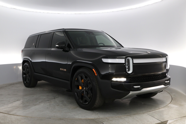 2023 Rivian R1S