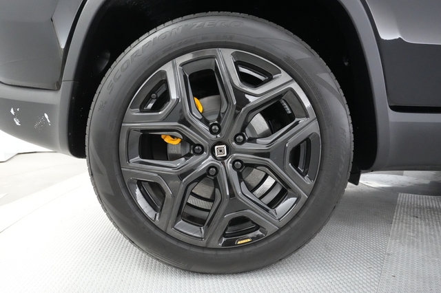 2023 Rivian R1S