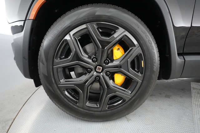 2023 Rivian R1S