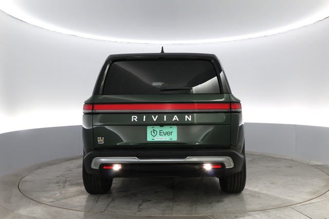2023 Rivian R1S