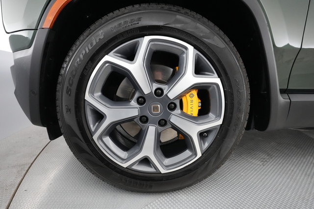 2023 Rivian R1S