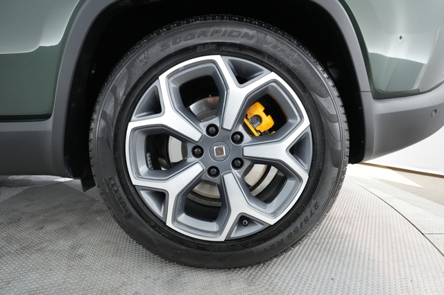 2023 Rivian R1S