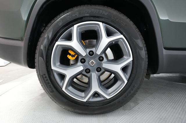 2023 Rivian R1S