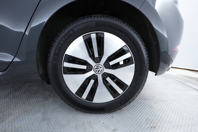 2019 Volkswagen e-Golf