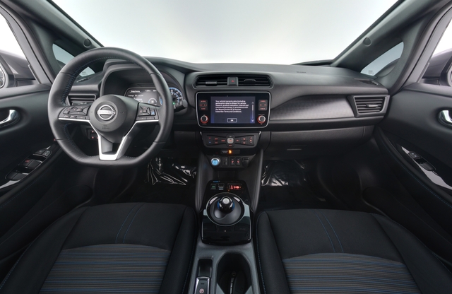 2023 Nissan LEAF