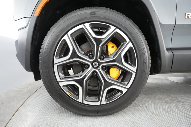 2023 Rivian R1S