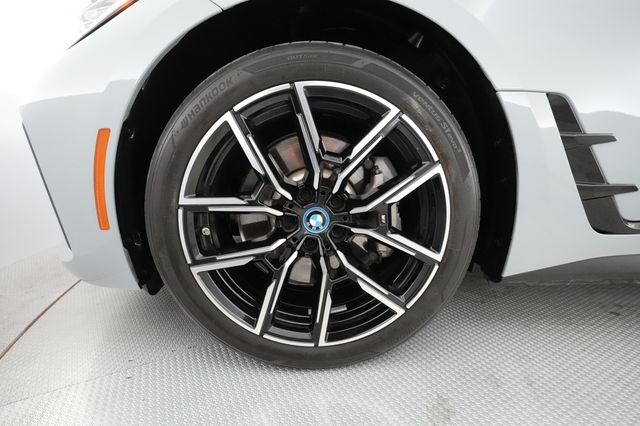 2024 BMW i4