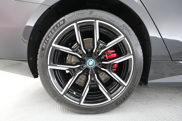 2023 BMW i4