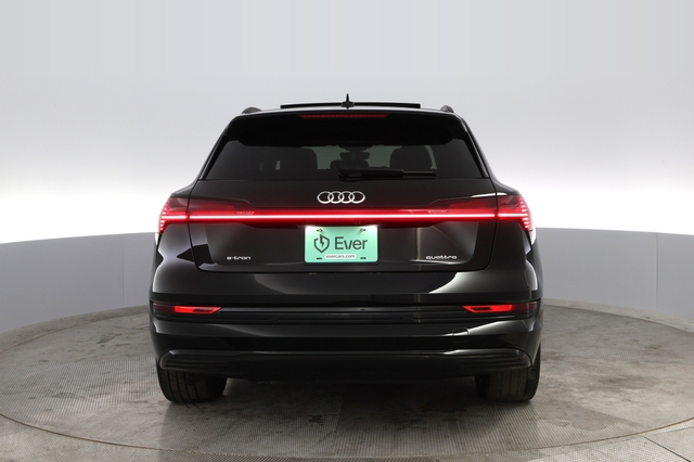 2022 Audi e-tron